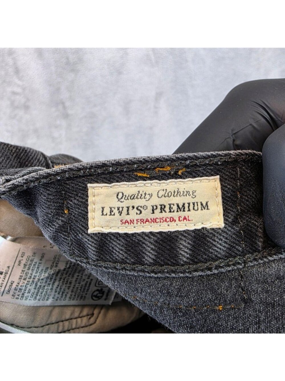 Levis 501 90s Jeans Womens 30 Gray Charcoal Wash Relaxed Straight Button Fly - Picture 6 of 16